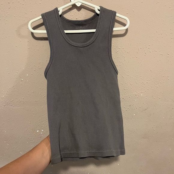 Brandy Melville Connor tank - Picture 2 of 6